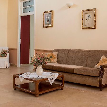 לוטרה איפטיס Hotel Oiti מראה חיצוני תמונה