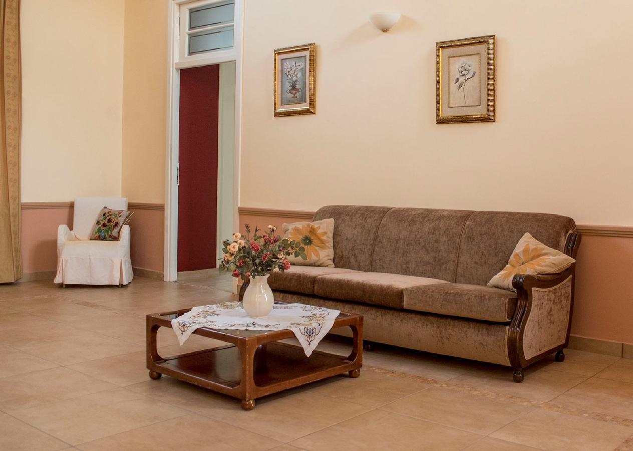 לוטרה איפטיס Hotel Oiti מראה חיצוני תמונה
